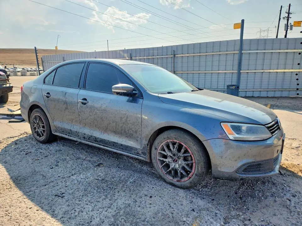 2014 VOLKSWAGEN JETTA SE  