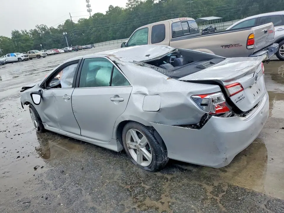 2012 TOYOTA CAMRY SE  