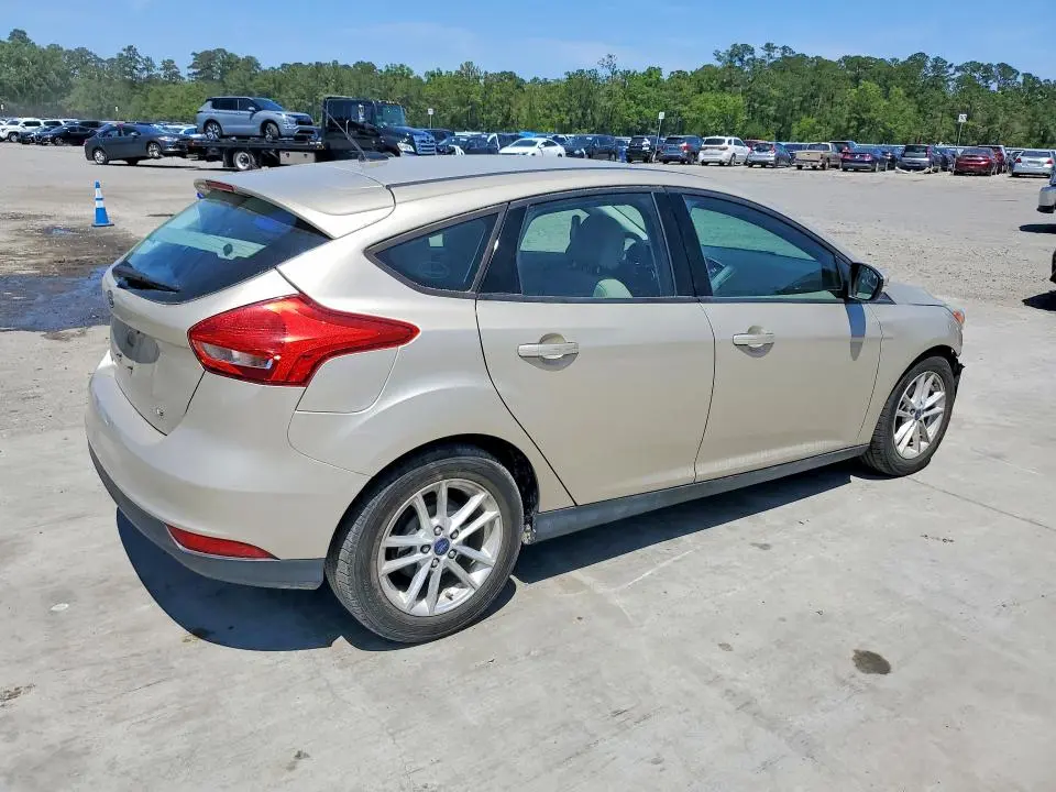 2017 FORD FOCUS SE  