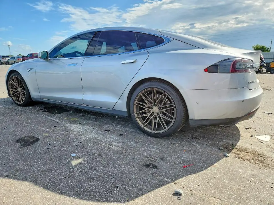 2016 TESLA MODEL S   