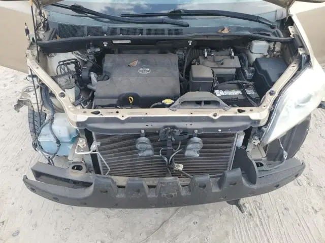 2012 TOYOTA SIENNA XLE  