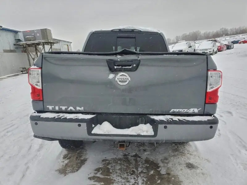 2017 NISSAN TITAN SV  