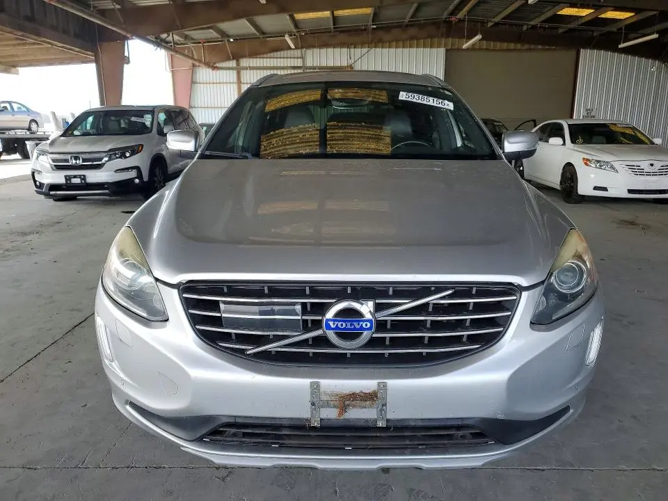 2016 VOLVO XC60 T6 PLATINUM  