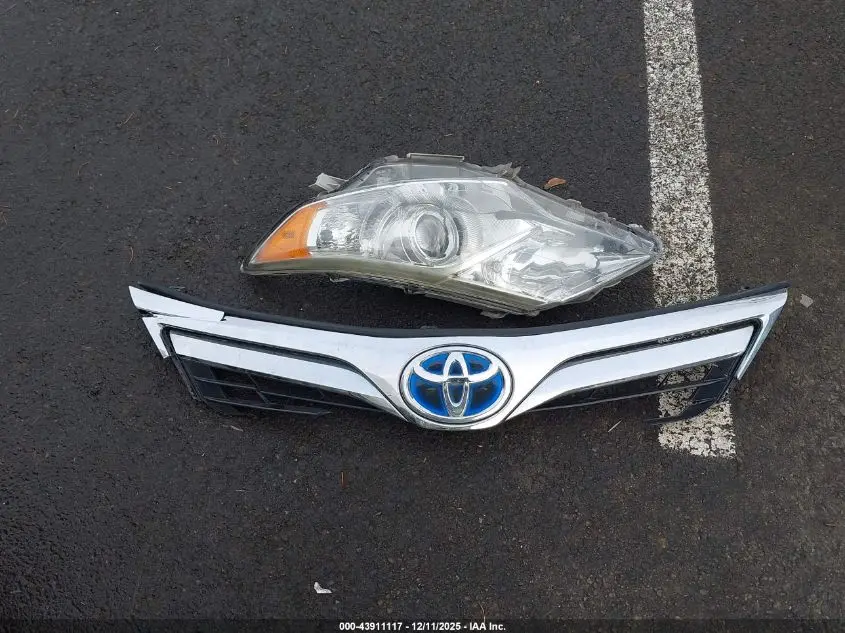 2014 TOYOTA CAMRY HYBRID XLE