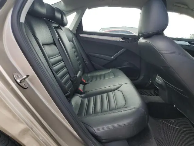 2016 VOLKSWAGEN PASSAT S  