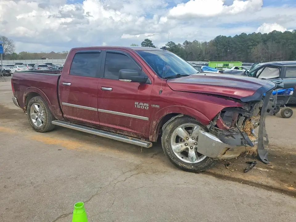 2018 RAM 1500 SLT  
