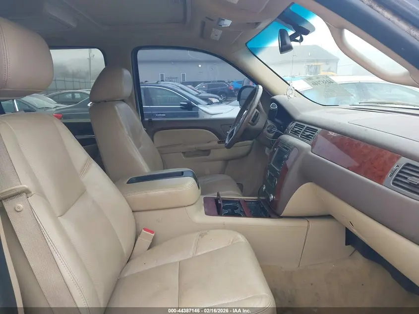2011 CHEVROLET SUBURBAN 1500 LTZ