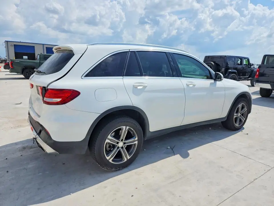 2016 MERCEDES-BENZ GLC 300  