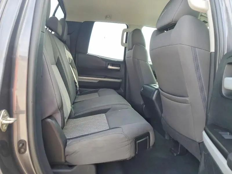 2017 TOYOTA TUNDRA SR5  
