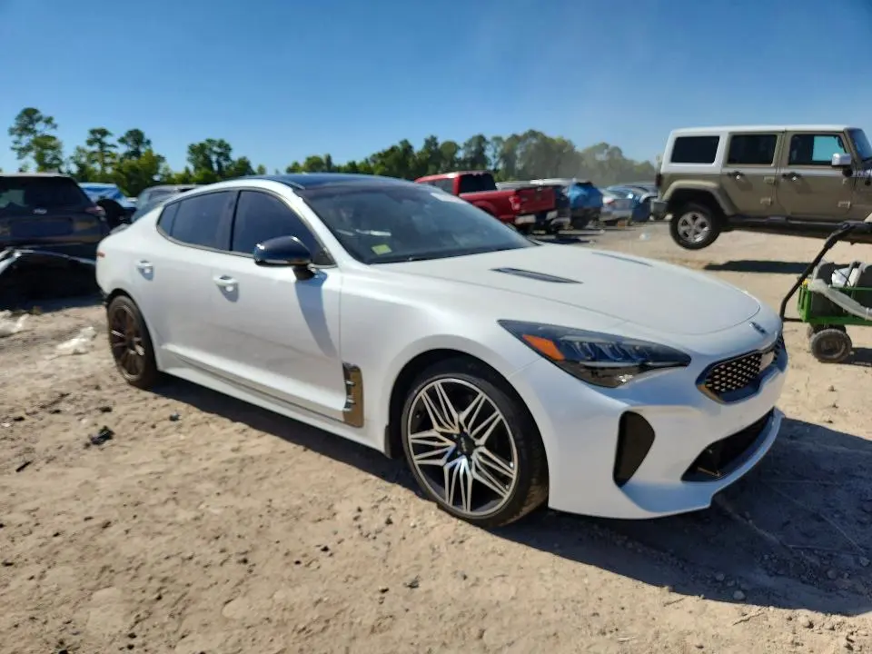 2022 KIA STINGER GT1  