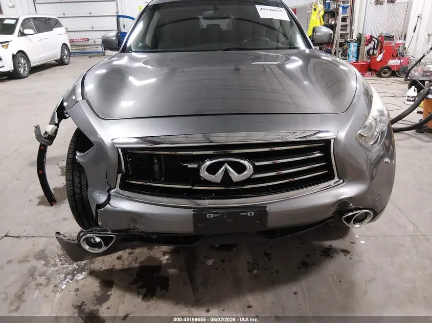2014 INFINITI QX70  
