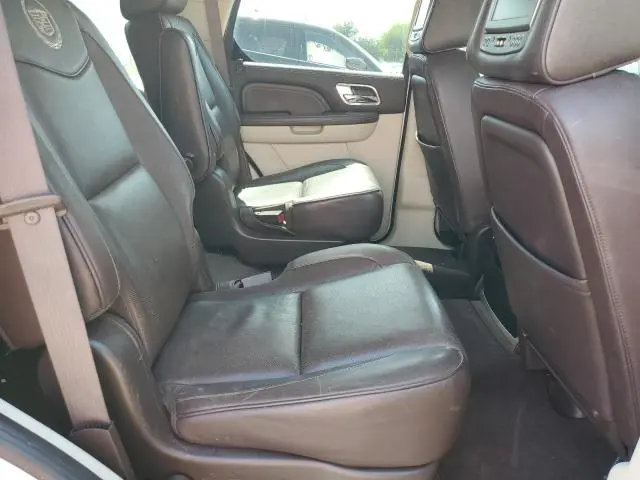 2011 CADILLAC ESCALADE PLATINUM  