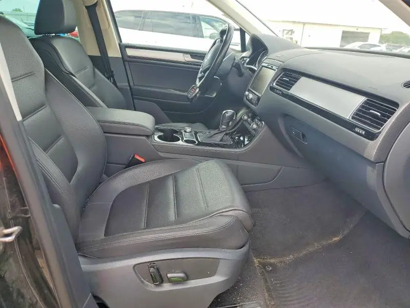 2016 VOLKSWAGEN TOUAREG   