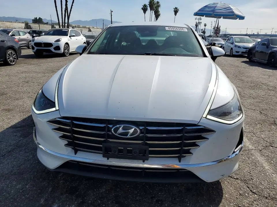 2022 HYUNDAI SONATA SE  