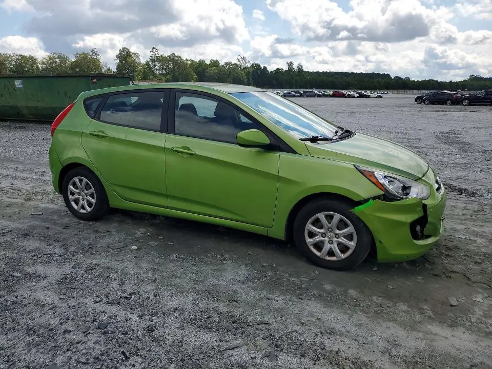 2013 HYUNDAI ACCENT GS  