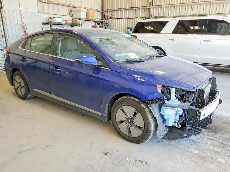 2022 HYUNDAI IONIQ SE  