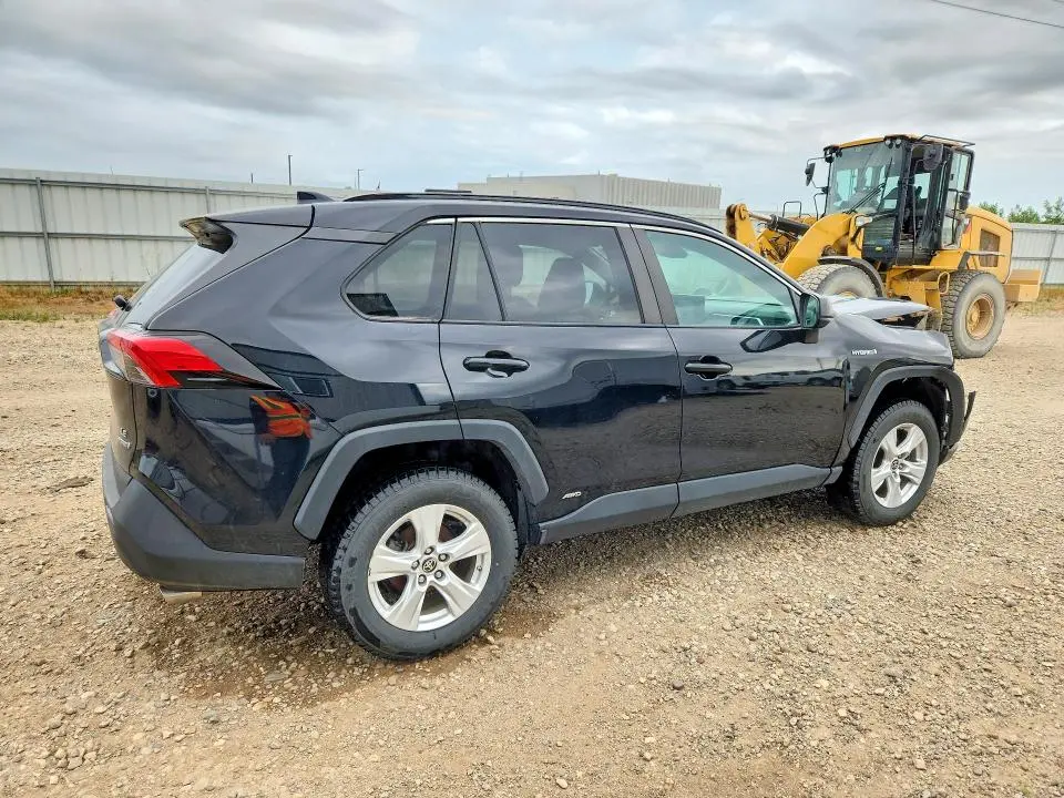 2021 TOYOTA RAV4 LE  