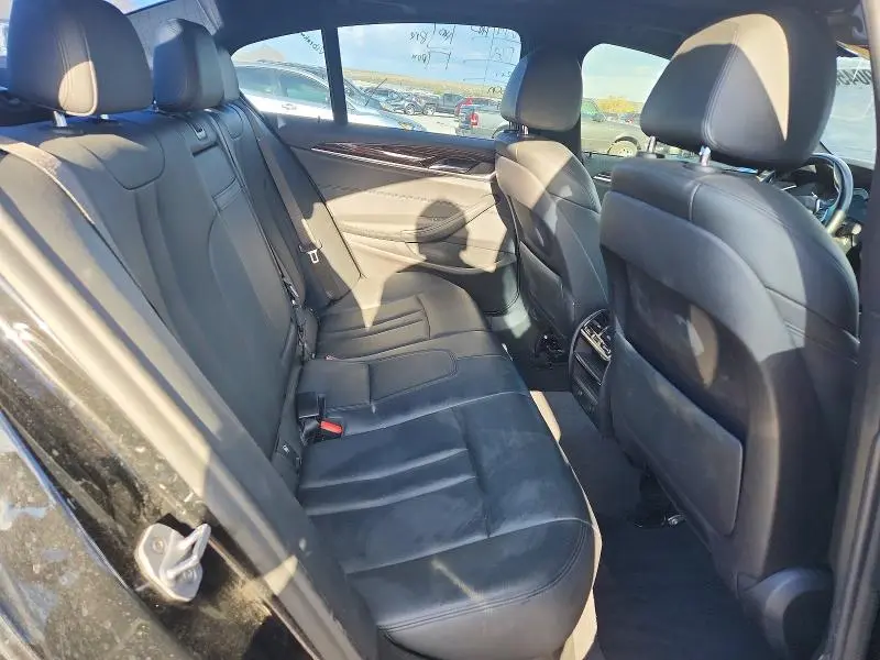 2019 BMW 530E   