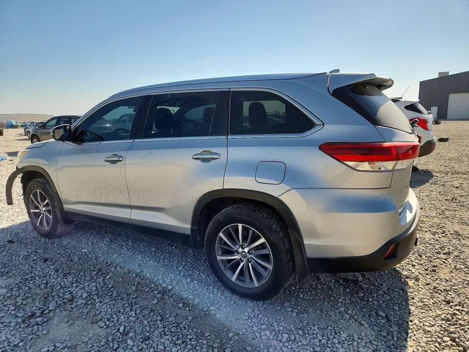 2019 TOYOTA HIGHLANDER XLE  
