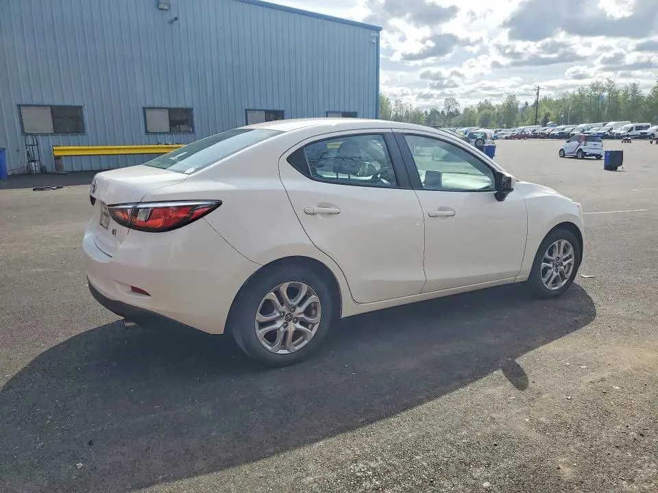 2017 TOYOTA YARIS IA BASE  