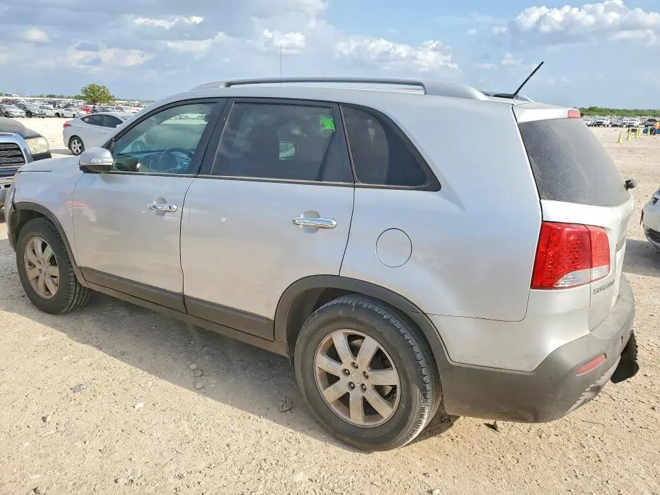2013 KIA SORENTO LX  