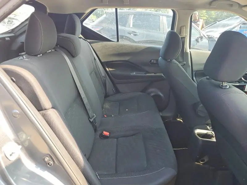 2021 NISSAN KICKS S  