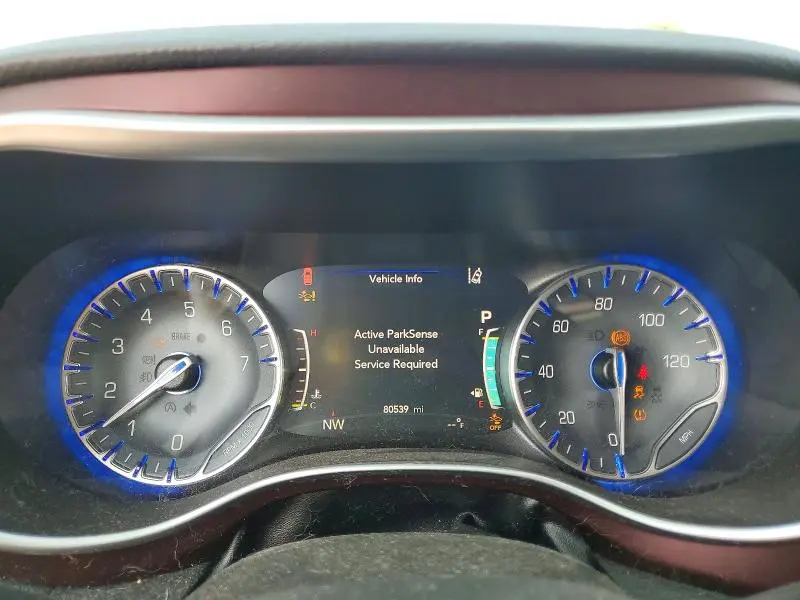 2017 CHRYSLER PACIFICA LIMITED  