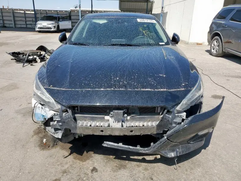 2022 NISSAN ALTIMA SV  