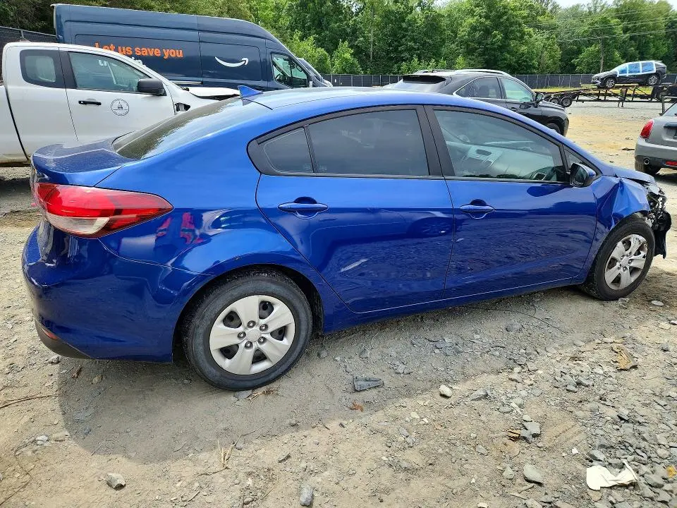 2017 KIA FORTE LX  