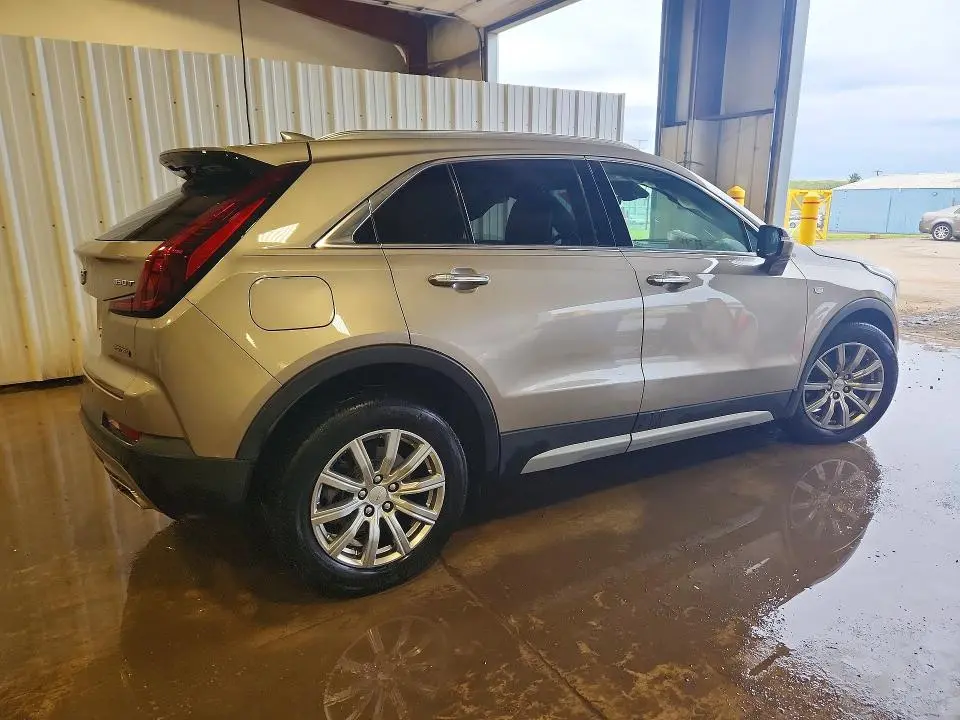 2022 CADILLAC XT4 PREMIUM LUXURY  