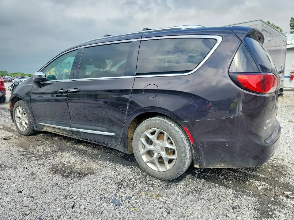 2017 CHRYSLER PACIFICA LIMITED  