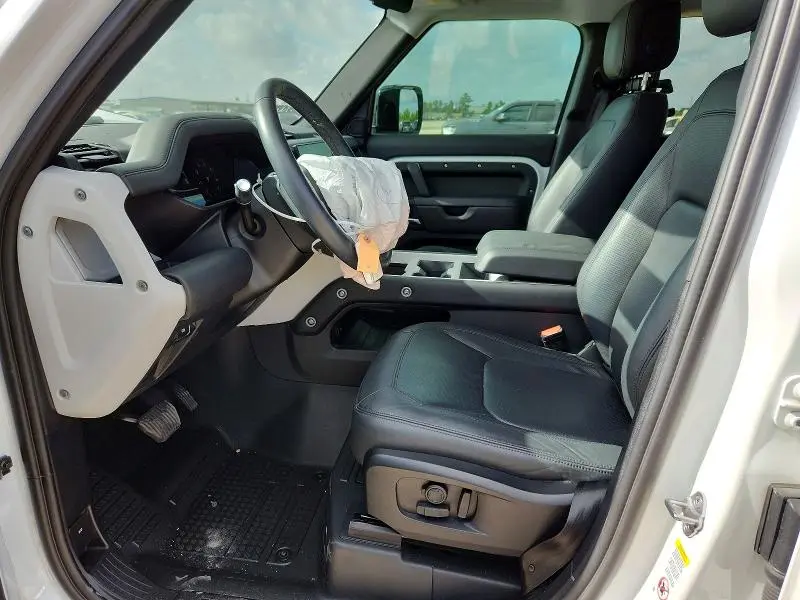 2025 LAND ROVER DEFENDER 110 S  