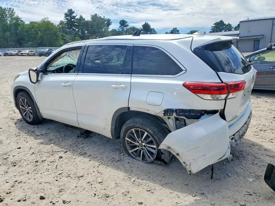 2018 TOYOTA HIGHLANDER XLE  