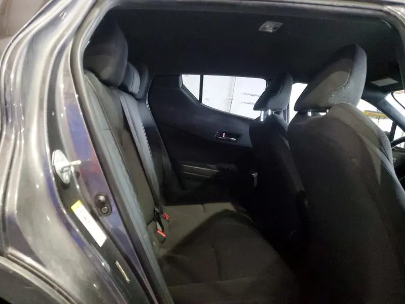 2019 TOYOTA C-HR XLE  