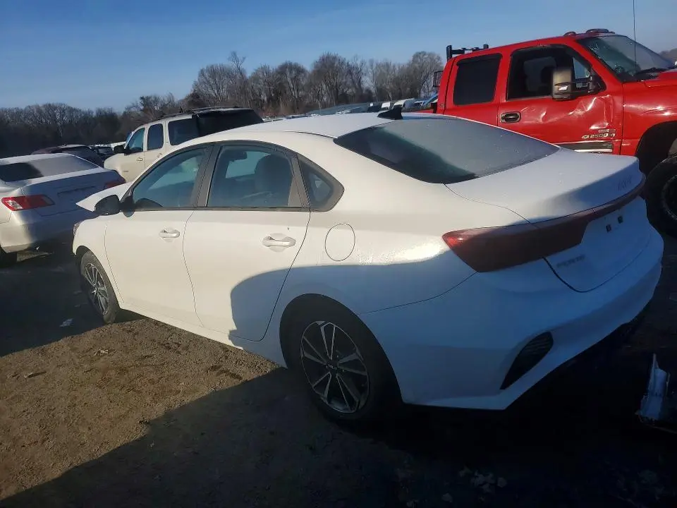 2022 KIA FORTE LXS  