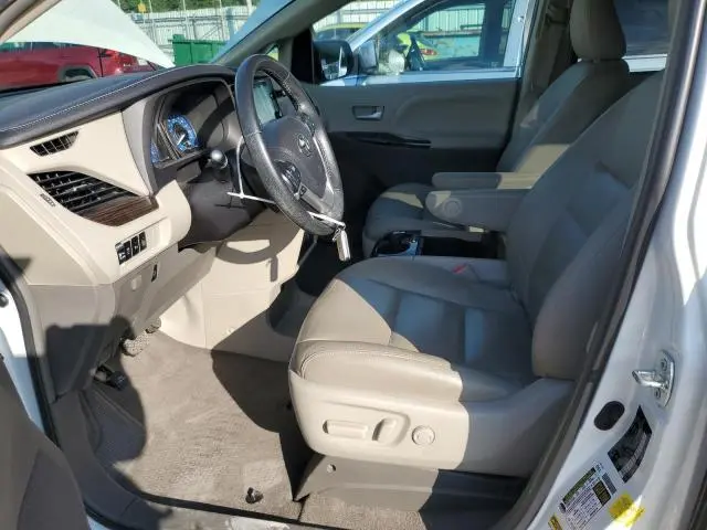 2015 TOYOTA SIENNA XLE  