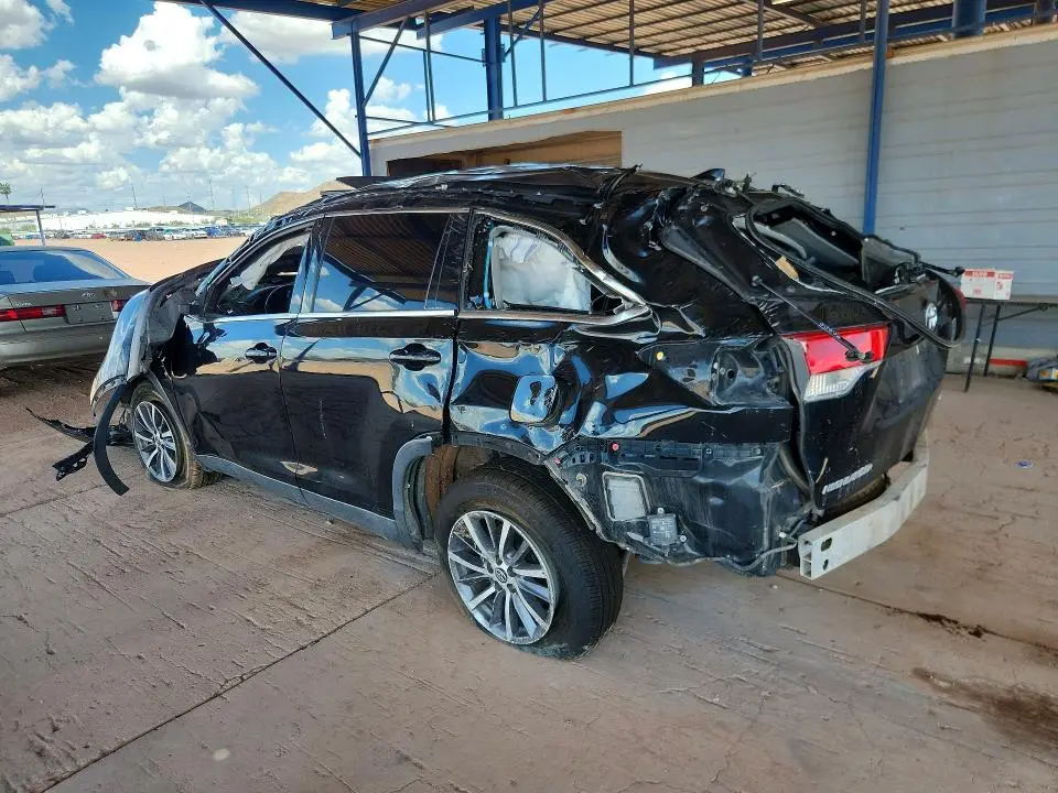 2019 TOYOTA HIGHLANDER XLE  