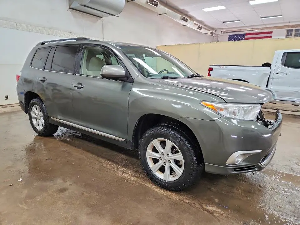 2011 TOYOTA HIGHLANDER BASE  