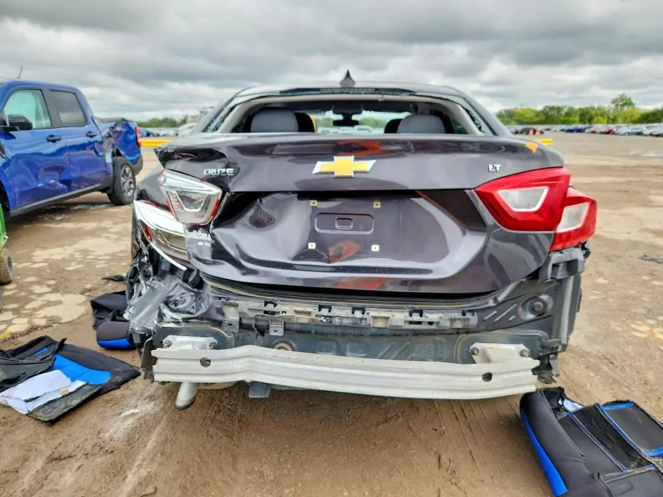 2017 CHEVROLET CRUZE LT  