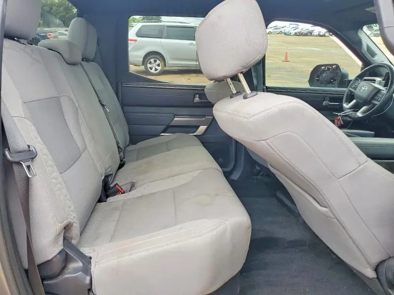2025 TOYOTA TUNDRA SR5  