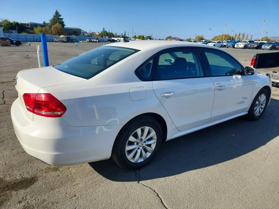 2013 VOLKSWAGEN PASSAT S  