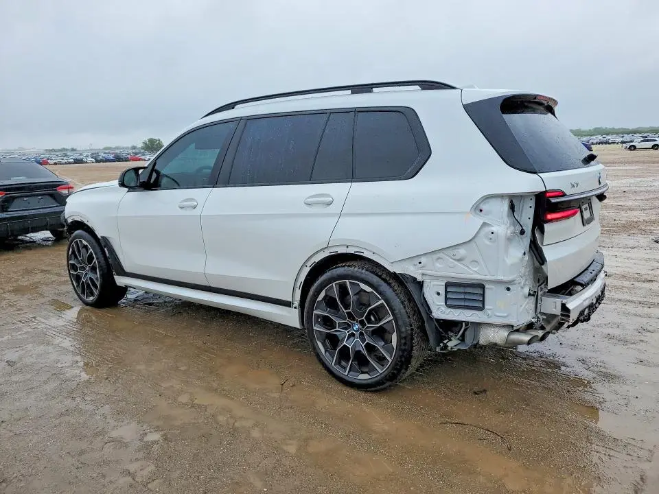 2025 BMW X7 M60I  