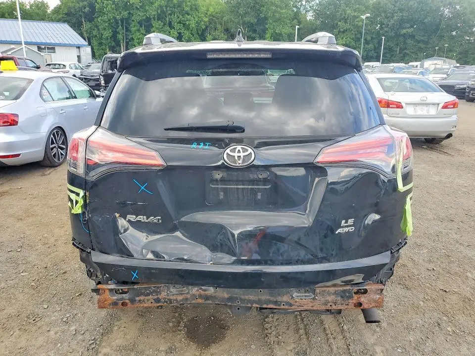 2016 TOYOTA RAV4 LE  