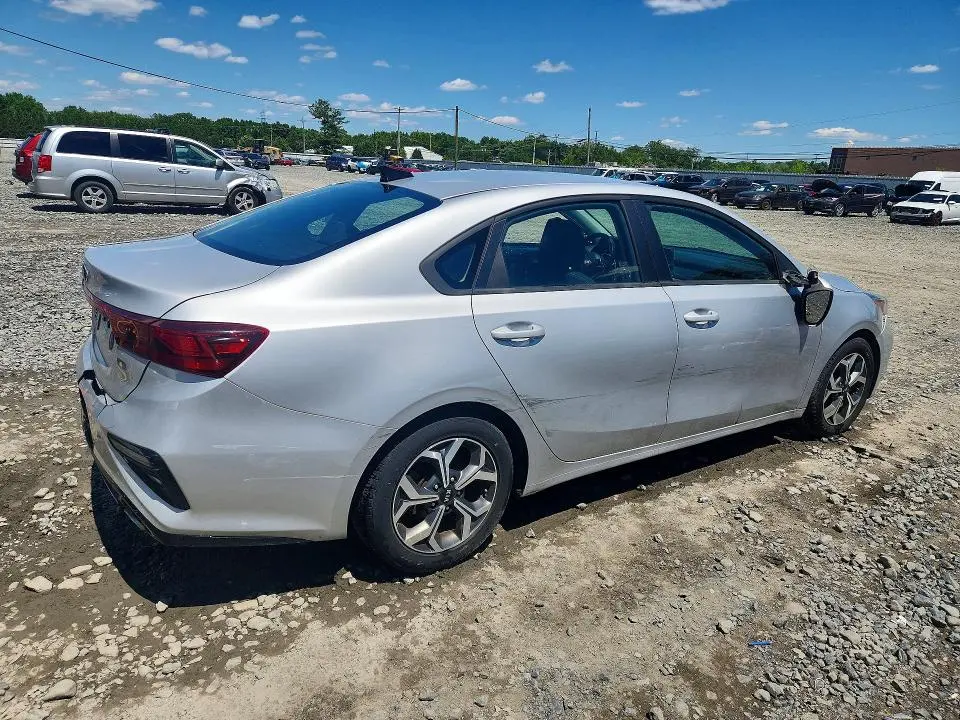 2021 KIA FORTE LXS  