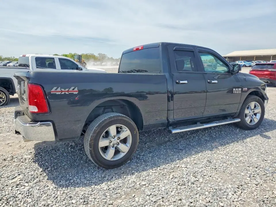 2016 RAM 1500 SLT  