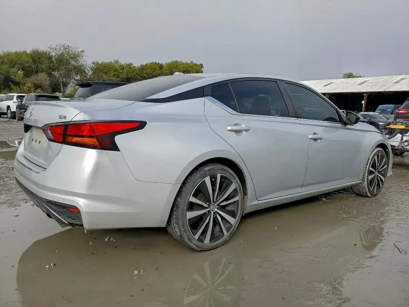 2022 NISSAN ALTIMA SR  