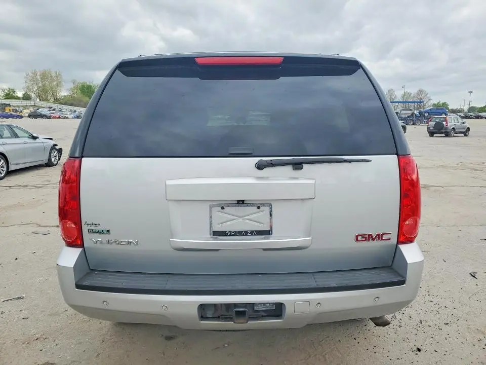 2012 GMC YUKON SLE  