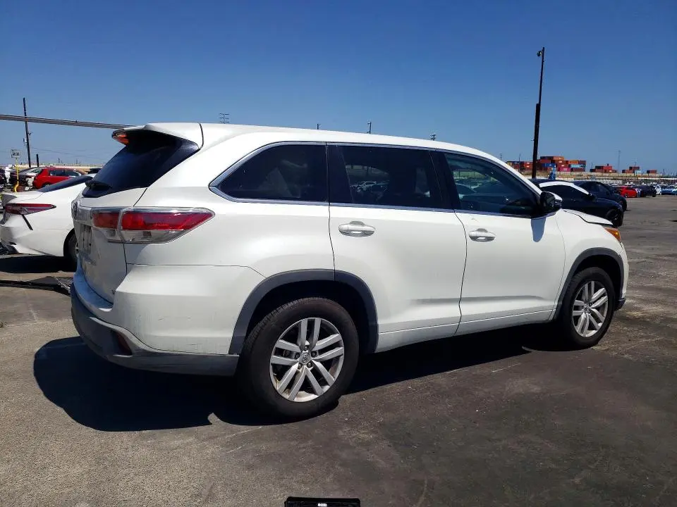 2015 TOYOTA HIGHLANDER LE  