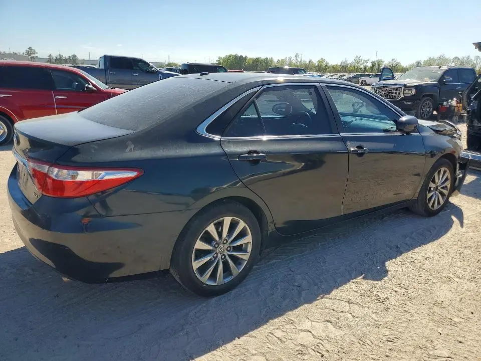 2016 TOYOTA CAMRY XLE  