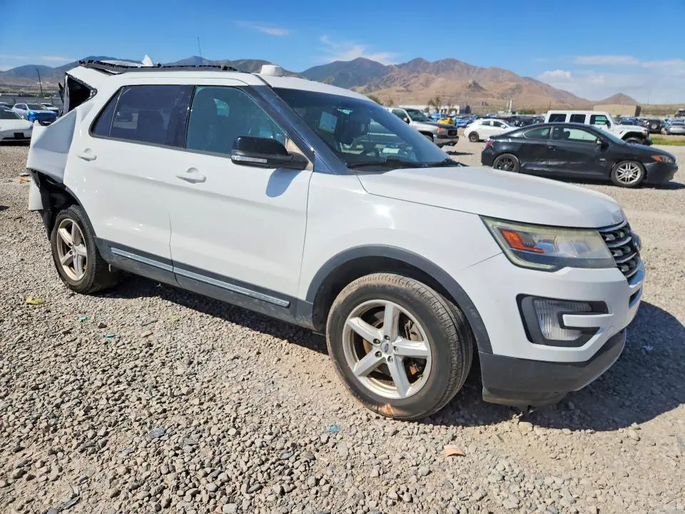 2017 FORD EXPLORER XLT  